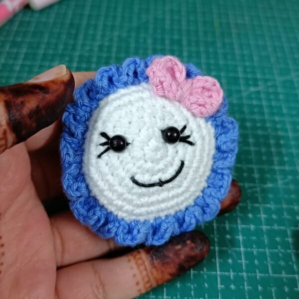 🌸 Crochet Daisy with Face Keychain