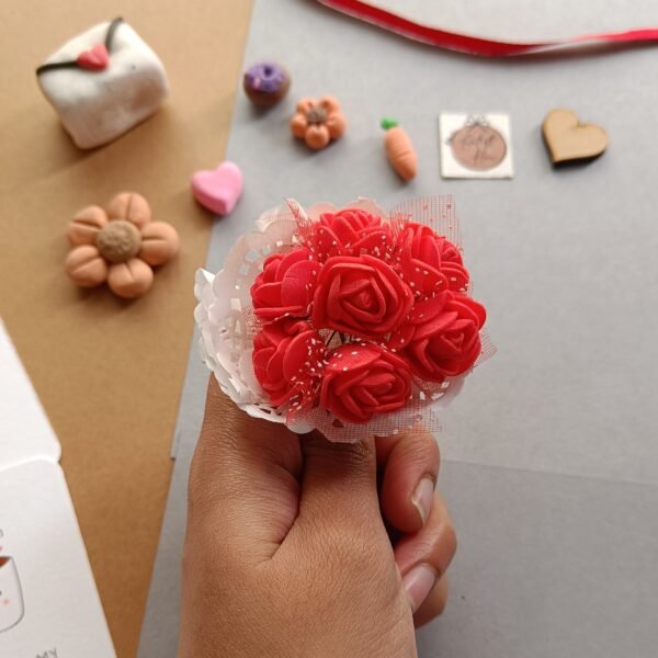🌹 Mini Rose Bouquet