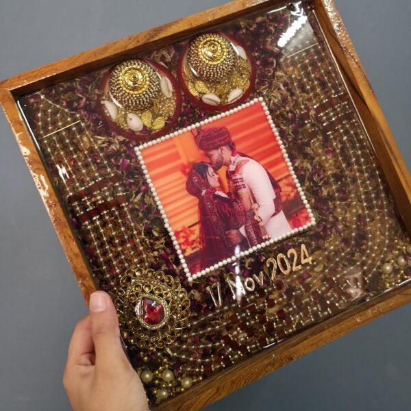 💍 Varmala Preservation – Wedding Memory Resin Frame